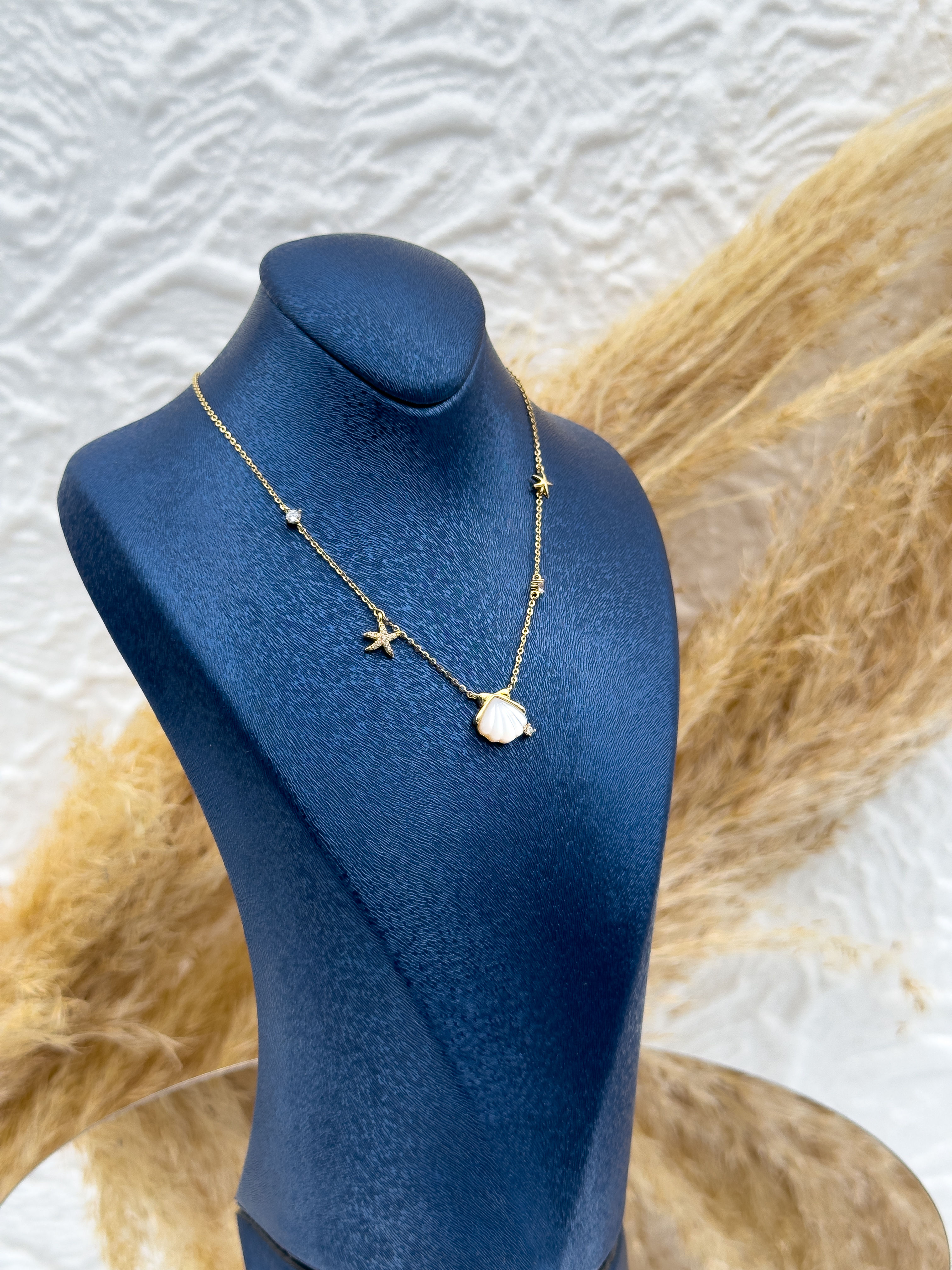 925 Ayar Gümüş Gold Renk Sedefli Deniz Kabuğu & Yıldız Detaylı Kadın Kolye – Özel Tasarım Hediyelik